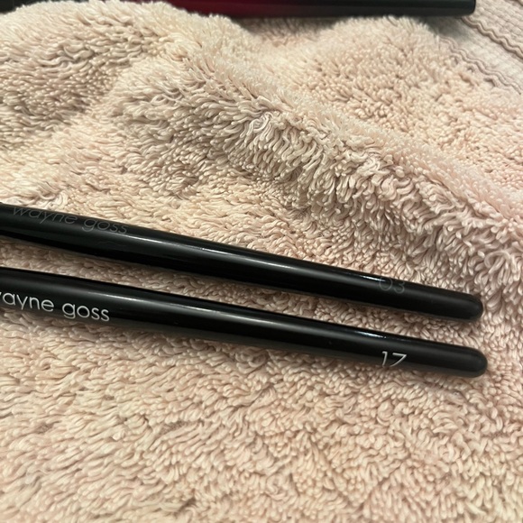 Sonia G and Wayne Goss Makeup Brushes - Picture 4 of 13